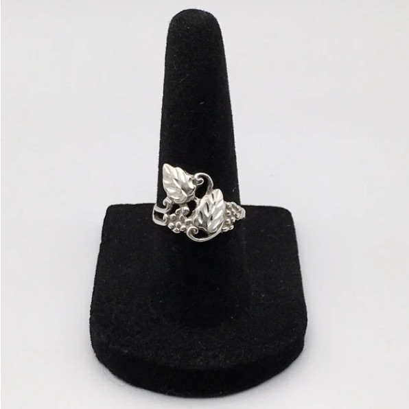 Carolyn Pollack Black Hills Inspired Sterling Leaves Ring 46$